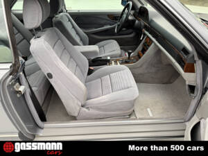 Bild 15/15 von Mercedes-Benz 560 SEC (1990)