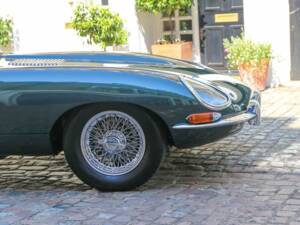 Immagine 25/50 di Jaguar E-Type 4.2 (1965)