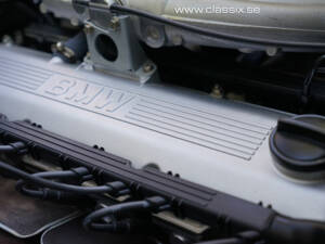 Immagine 13/24 di BMW 325i (1989)