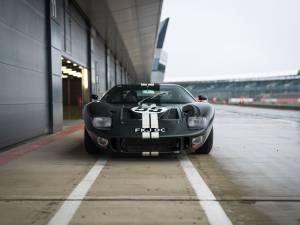 Image 3/31 of Ford GT40 (1965)