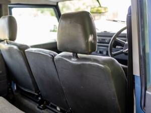 Image 38/50 of Land Rover 110 (1988)