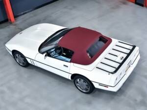 Imagen 4/7 de Chevrolet Corvette Convertible (1988)