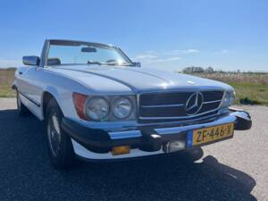 Image 3/16 of Mercedes-Benz 560 SL (1987)