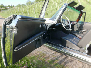Imagen 31/56 de Mercedes-Benz 220 SE b (1962)