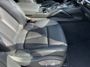 Bild 22/61 von Porsche Cayenne S (2010)