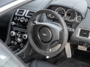 Bild 37/71 von Aston Martin DBS (2011)