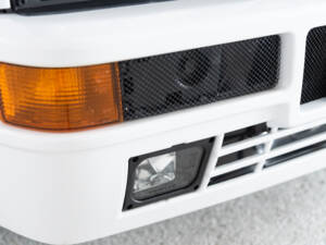 Image 18/59 of Lancia Delta HF Integrale Evoluzione I (1992)