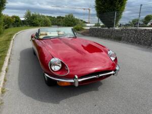 Image 3/35 of Jaguar E-Type (1969)