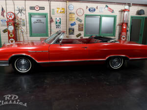 Image 34/41 of Buick Le Sabre Convertible (1966)