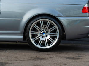 Image 14/56 of BMW M3 (2004)