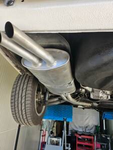 Immagine 16/67 di BMW 320i (1990)