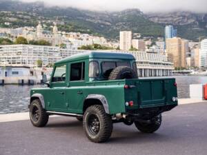 Image 8/50 of Land Rover Defender 110 (2004)