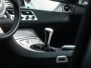 Image 30/53 of BMW Z8 (2001)