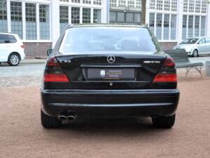 Image 5/18 de Mercedes-Benz C 43 AMG (1998)