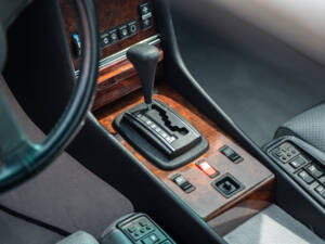 Image 50/68 of Mercedes-Benz 500 SL (1984)