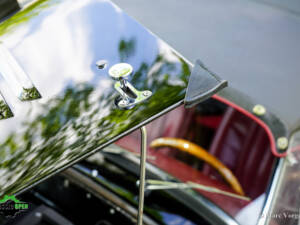 Image 30/54 of Morgan Plus 8 (1992)