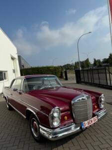 Image 7/18 of Mercedes-Benz 300 SE (1966)