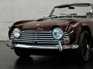 Image 5/24 de Triumph TR 4A IRS (1965)