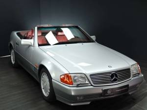 Image 8/30 of Mercedes-Benz 500 SL (1992)