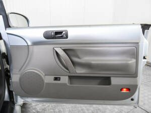 Bild 37/50 von Volkswagen New Beetle 2.0 (2003)