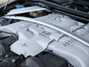 Bild 32/71 von Aston Martin DBS (2011)