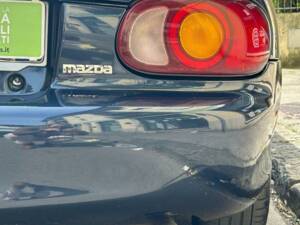 Bild 10/10 von Mazda MX-5 1.6 (1999)