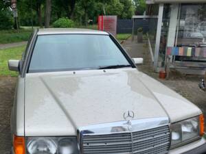 Bild 1/18 von Mercedes-Benz 190 E 1.8 (1991)