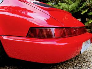 Image 14/24 of Porsche 911 Carrera 4 (1993)