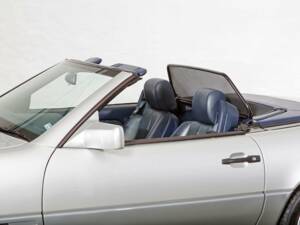 Imagen 4/20 de Mercedes-Benz SL 280 (1994)