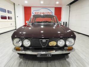 Image 2/15 of Alfa Romeo Giulia GT 1300 Junior (1975)