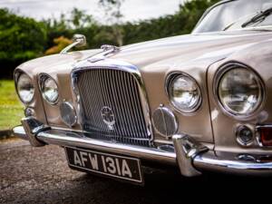 Image 35/40 of Jaguar Mk X 3.8 (1963)