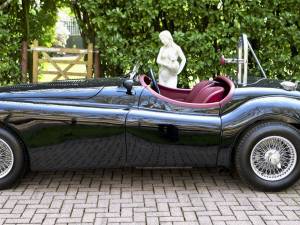 Image 6/29 of Jaguar XK 120 OTS (1950)