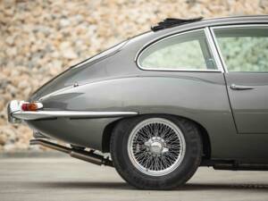 Immagine 27/88 di Jaguar E-Type (2+2) (1968)