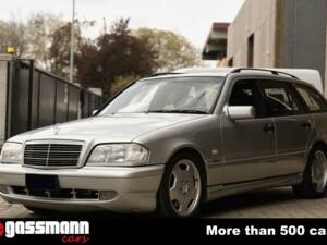 Image 4/15 of Mercedes-Benz C 43 AMG T (1998)