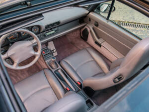 Image 3/22 of Porsche 911 Carrera (1997)