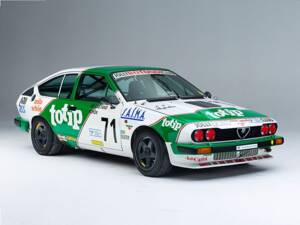 Image 2/19 of Alfa Romeo GTV 6 2.5 (1982)