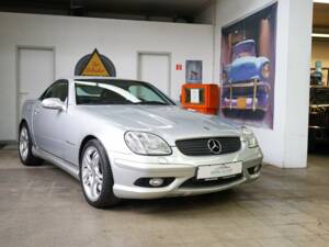 Immagine 2/50 di Mercedes-Benz SLK 32 AMG (2002)