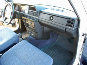 Image 18/45 of Volvo 245 GL (1991)