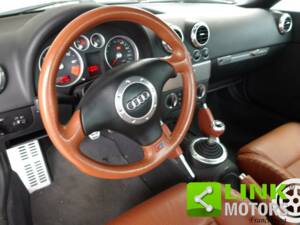 Image 5/10 of Audi TT 1.8 T quattro (2000)