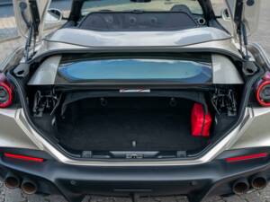 Image 29/44 of Ferrari Portofino M (2022)