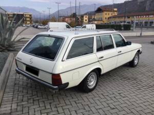 Immagine 32/39 di Mercedes-Benz 240 TD (1983)