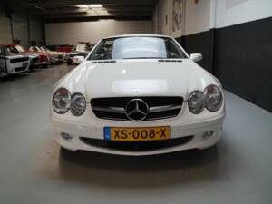 Image 25/50 of Mercedes-Benz SL 500 (2005)