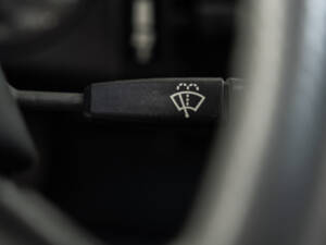 Image 13/43 of Land Rover Defender 90 &quot;50th Anniversary&quot; (1998)
