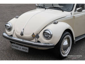 Bild 17/27 von Volkswagen Käfer 1303 LS (1974)