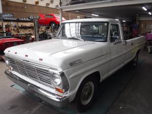 Image 32/50 of Ford F-250 (1967)