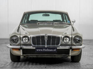 Image 14/50 de Jaguar XJ 12 L (1975)