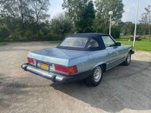 Image 7/7 de Mercedes-Benz 380 SL (1985)