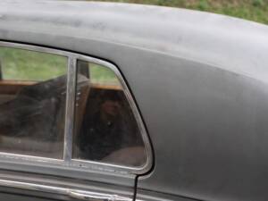 Image 21/50 of Bentley S 1 (1956)