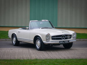 Image 10/29 of Mercedes-Benz 230 SL (1965)