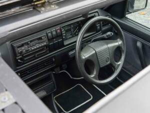 Afbeelding 38/49 van Volkswagen Golf II GTi 16V 1.8 (1988)